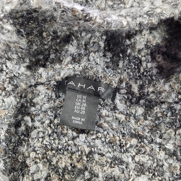 Tahari vest with hood, 33 inches long - Picture 7 of 9